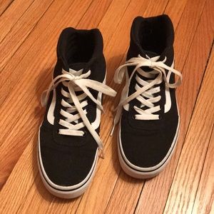 BLACK HIGH TOP VANS